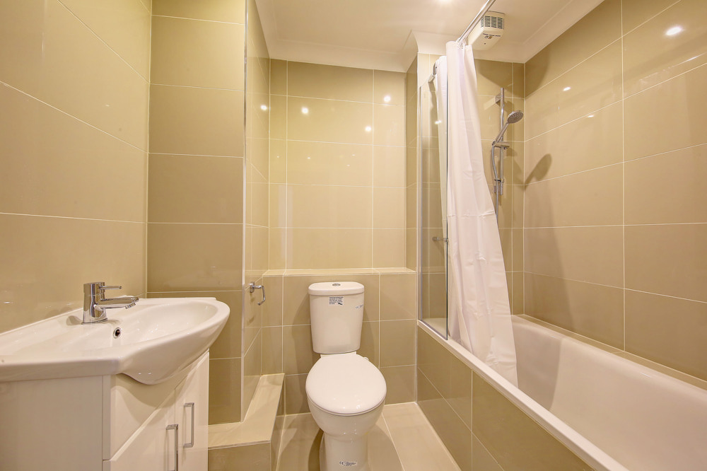 house or flat for sale or rent in south west London