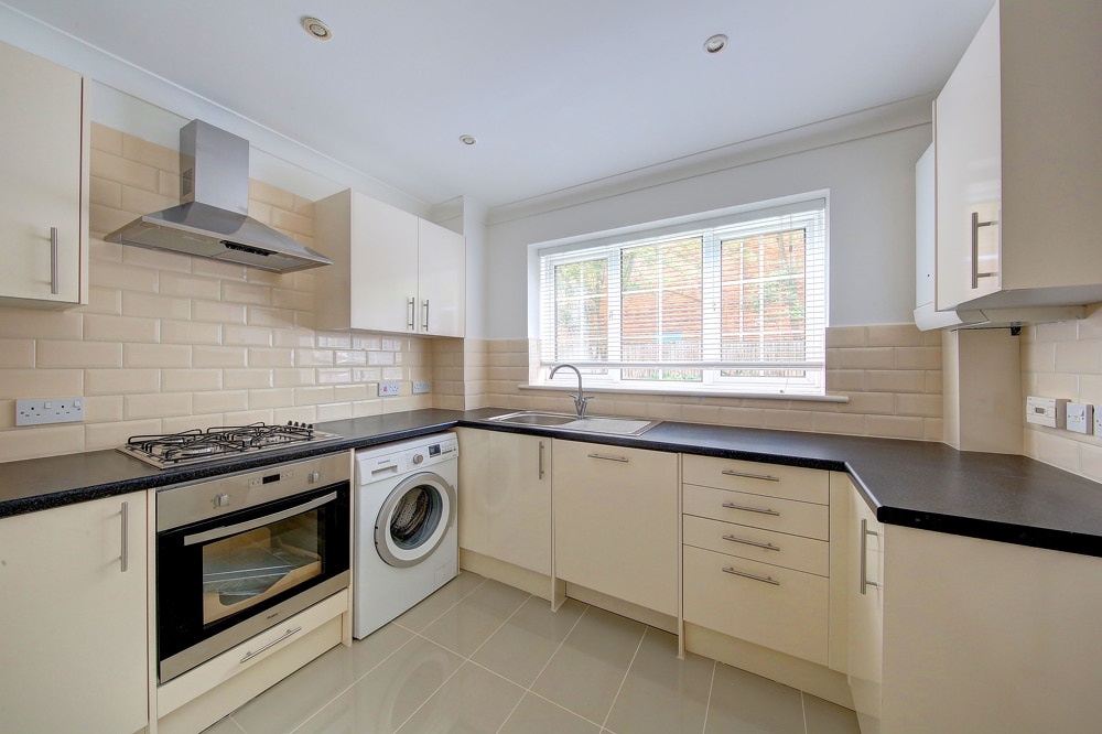 house or flat for sale or rent in south west London