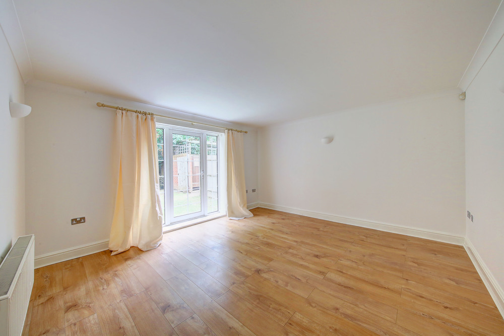 house or flat for sale or rent in south west London