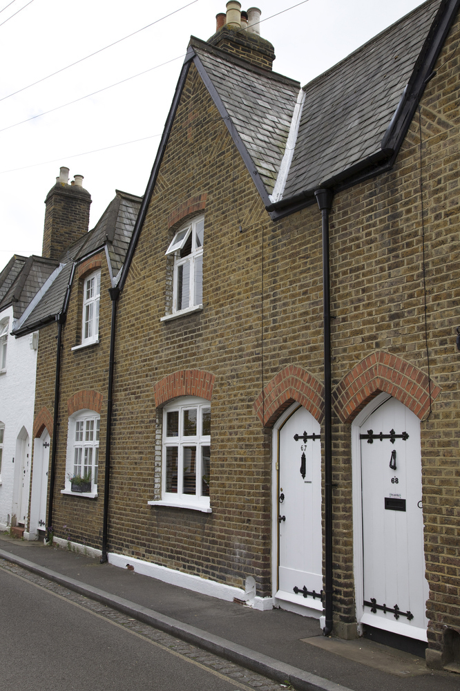 house or flat for sale or rent in south west London