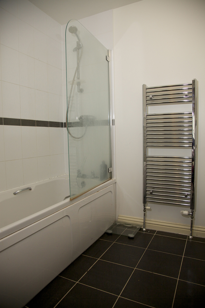 house or flat for sale or rent in south west London