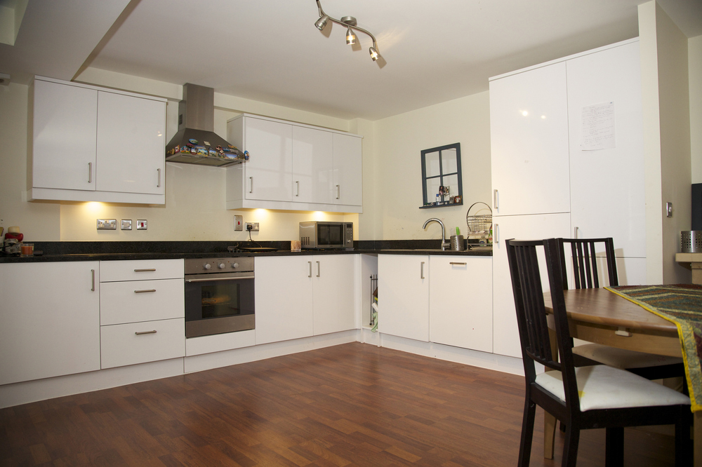 house or flat for sale or rent in south west London