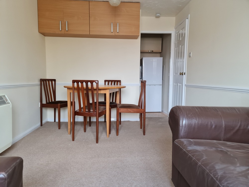 house or flat for sale or rent in south west London