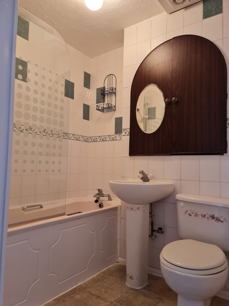 house or flat for sale or rent in south west London
