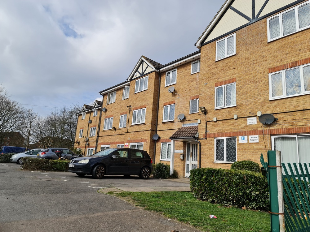 house or flat for sale or rent in south west London