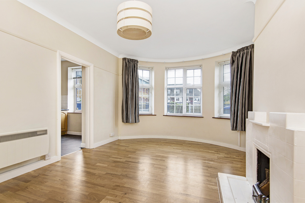 house or flat for sale or rent in south west London