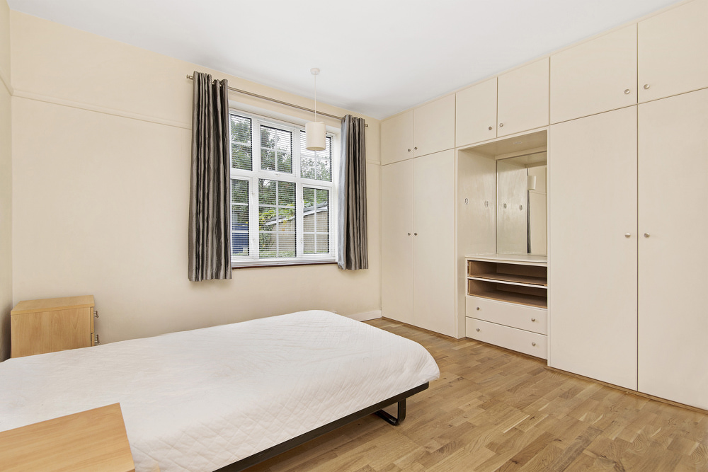 house or flat for sale or rent in south west London