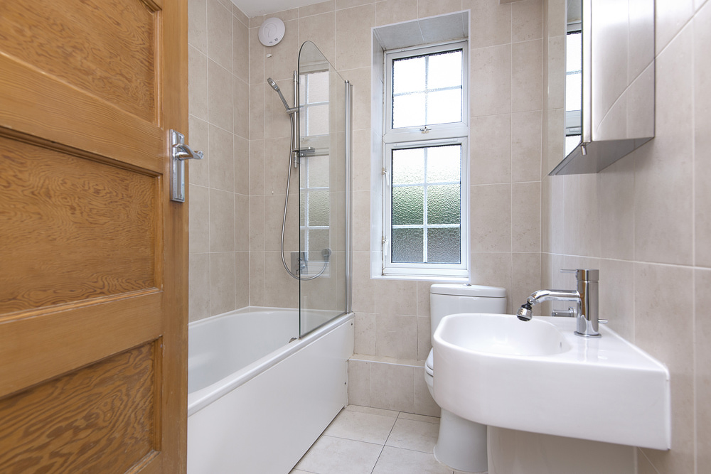 house or flat for sale or rent in south west London