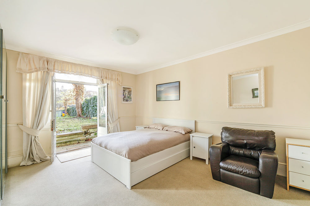 house or flat for sale or rent in south west London