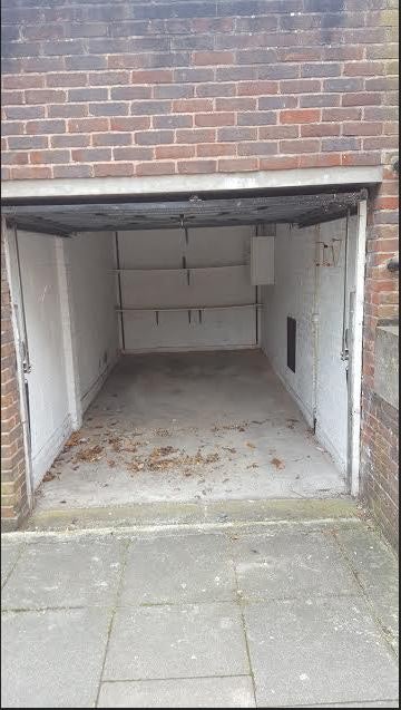 house or flat for sale or rent in south west London