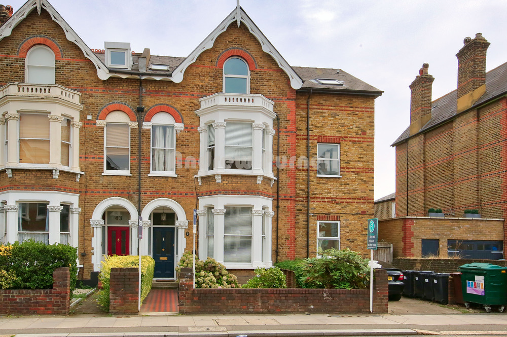 house or flat for sale or rent in south west London