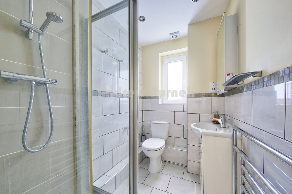 house or flat for sale or rent in south west London