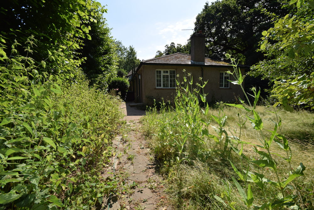 house or flat for sale or rent in south west London