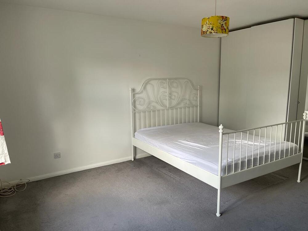 house or flat for sale or rent in south west London